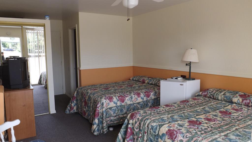 Twin Lakes Inn Bull Shoals Oda fotoğraf